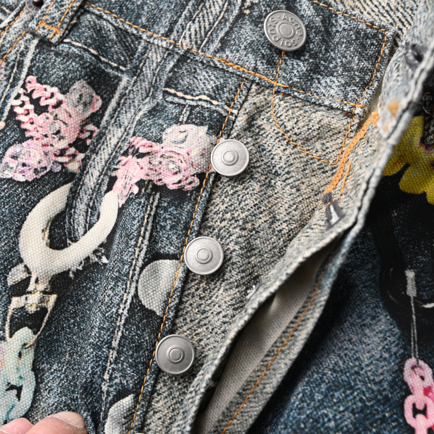 Acne Studios Vintage Chain Detail Loose Blue Jeans